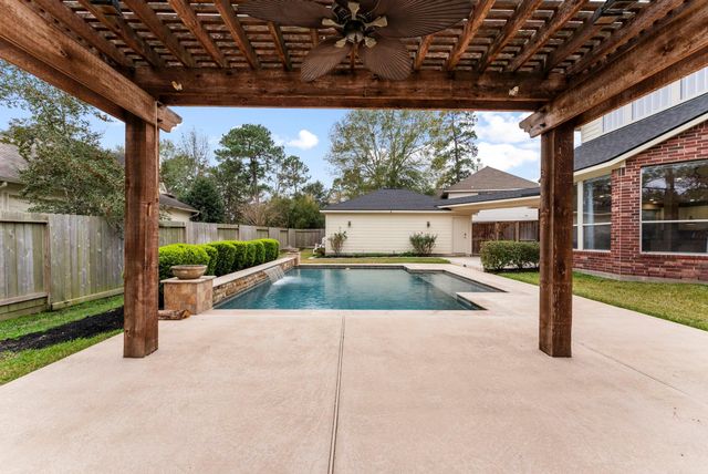 78 S Bardsbrook Circle, The Woodlands, TX 77382