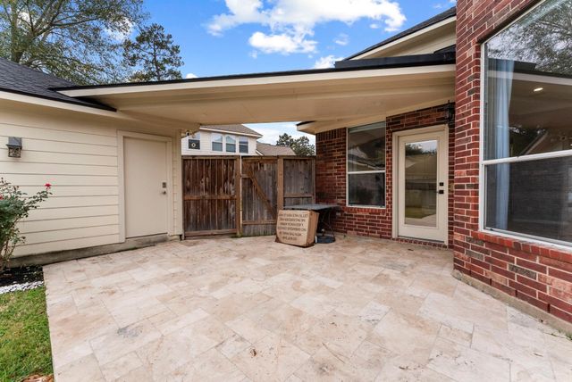 78 S Bardsbrook Circle, The Woodlands, TX 77382