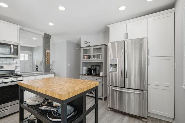 1517 Bel Ayr DRIVE, Waukesha, WI 53188