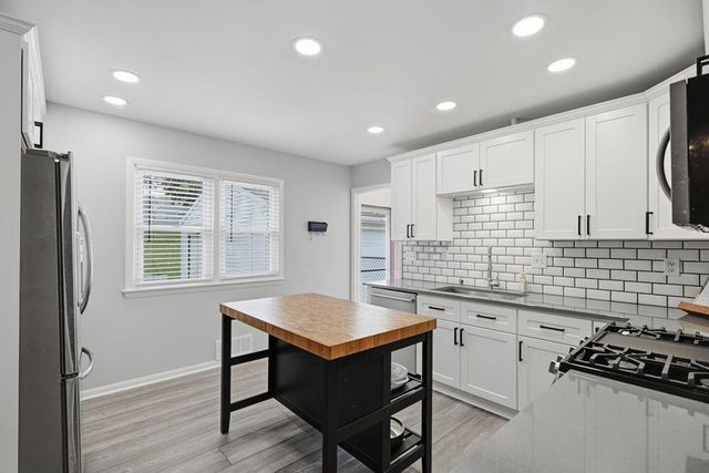 1517 Bel Ayr DRIVE, Waukesha, WI 53188