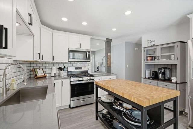 1517 Bel Ayr DRIVE, Waukesha, WI 53188