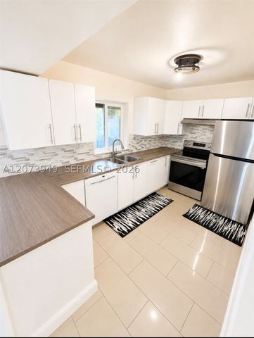 4240 NW 21st St 130, Lauderhill, FL 33313