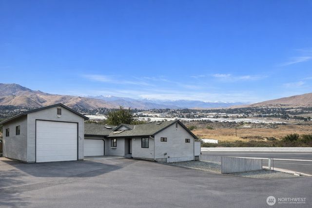 326 Goldcrest Street, East Wenatchee, WA 98802