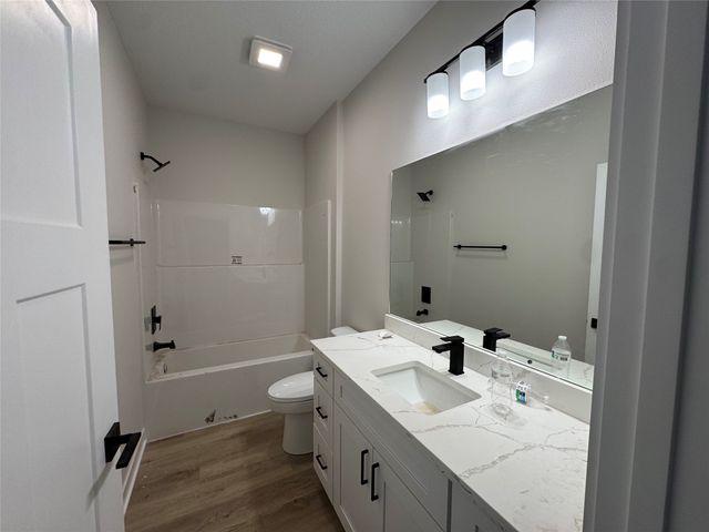 1100 Deer Ridge Drive NW, Bondurant, IA 50035