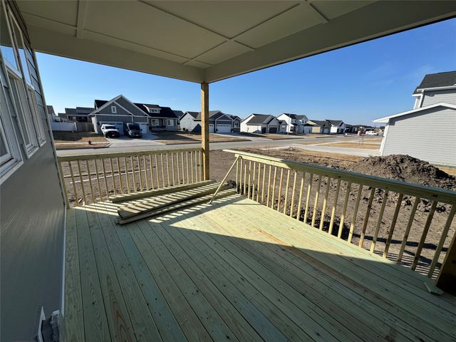 1100 Deer Ridge Drive NW, Bondurant, IA 50035