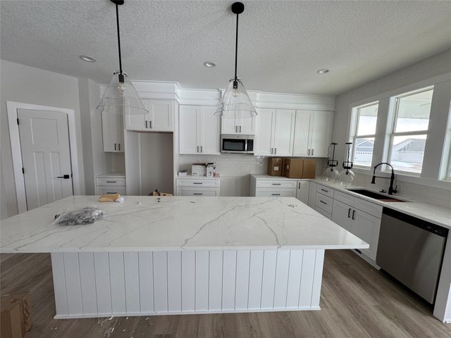 1100 Deer Ridge Drive NW, Bondurant, IA 50035