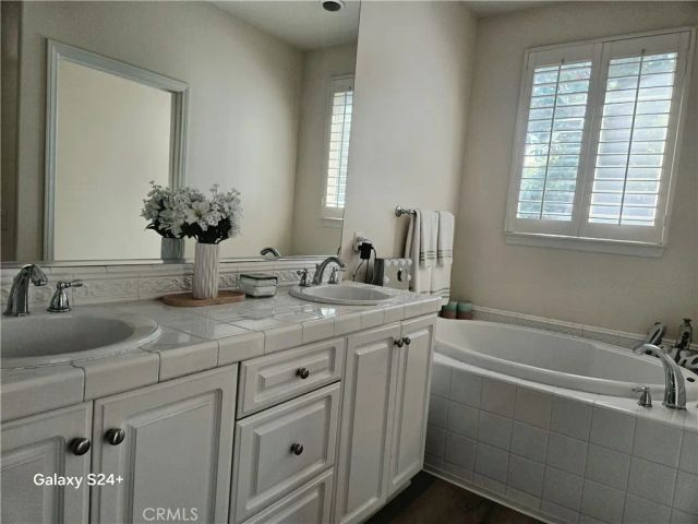 6 Saintsbury, Irvine, CA 92602