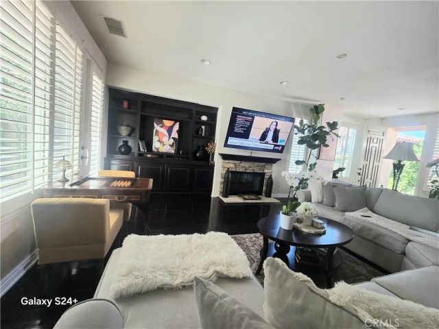 6 Saintsbury, Irvine, CA 92602