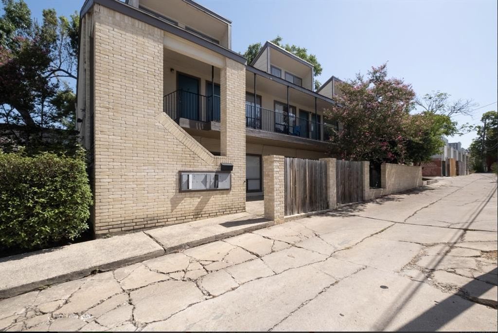 1905 San Gabriel 105, Austin, TX 78705