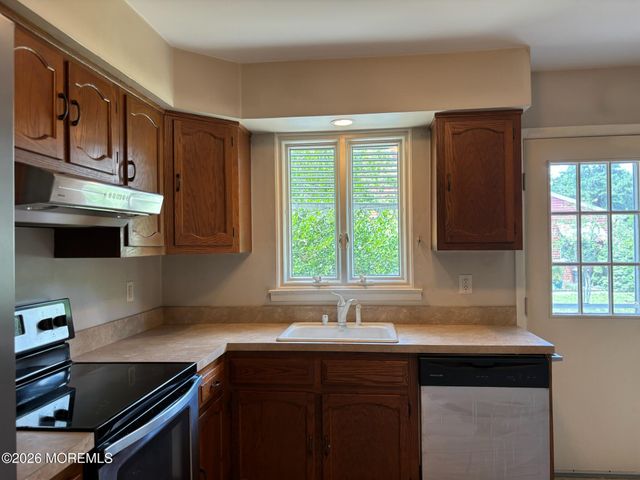 16 Milford Avenue B, Whiting, NJ 08759