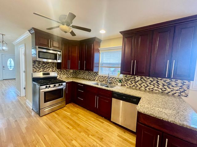 8425 S Marshfield Avenue, Chicago, IL 60620