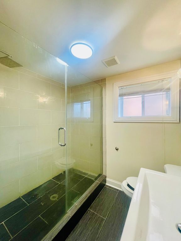 Image 20 of property listing at 8425 S Marshfield Avenue, Chicago, IL 60620