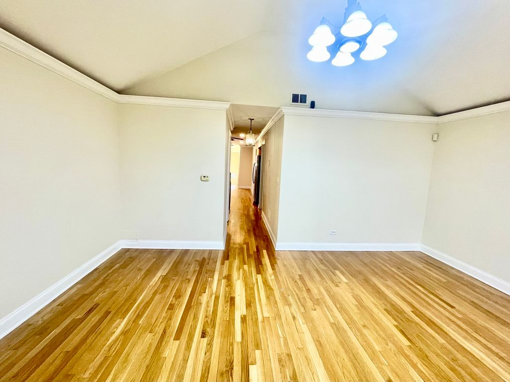 Image 5 of property listing at 8425 S Marshfield Avenue, Chicago, IL 60620