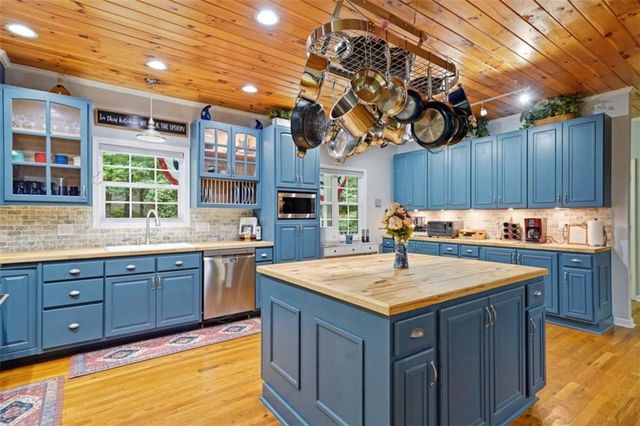 387 Leonard Evans Road, Ellijay, GA 30540
