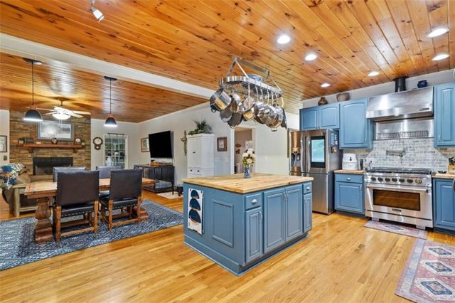 387 Leonard Evans Road, Ellijay, GA 30540