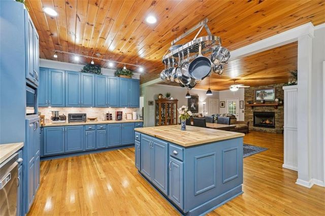 387 Leonard Evans Road, Ellijay, GA 30540