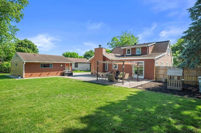 7434 S Logan AVENUE, Oak Creek, WI 53154