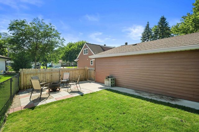 7434 S Logan AVENUE, Oak Creek, WI 53154