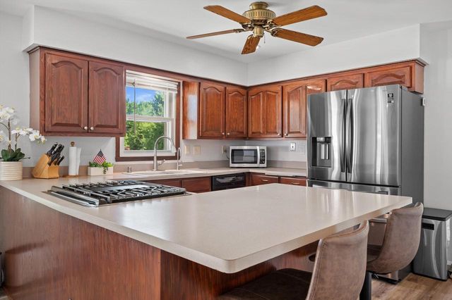 7434 S Logan AVENUE, Oak Creek, WI 53154