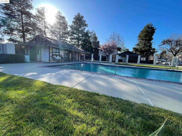 2416 Shadow Ln 74, Antioch, CA 94509