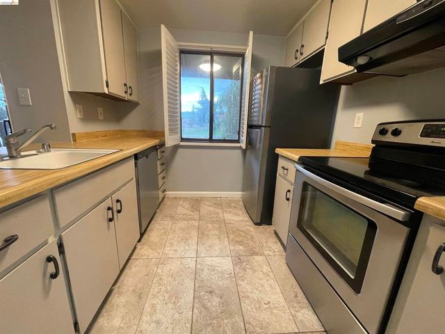 2416 Shadow Ln 74, Antioch, CA 94509