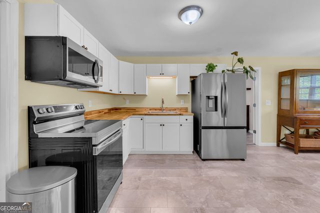 530 Grandview Avenue, Mount Airy, GA 30563