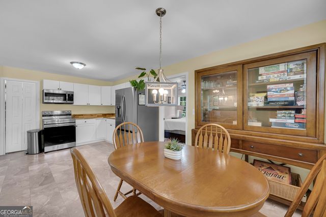 530 Grandview Avenue, Mount Airy, GA 30563