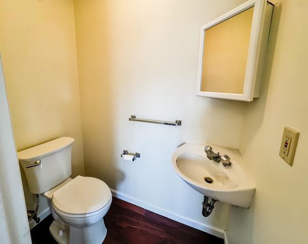 106 Park St Unit 2, Bennington, VT 05201