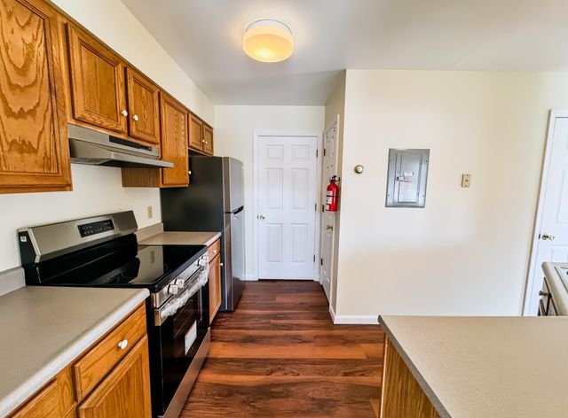 106 Park St Unit 2, Bennington, VT 05201