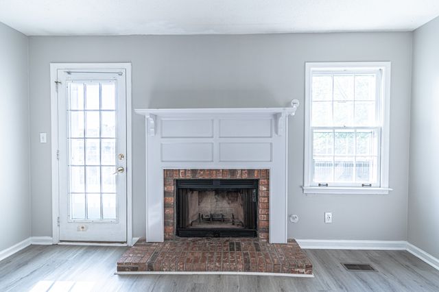 815 Iris Ln, Clarksville, TN 37042