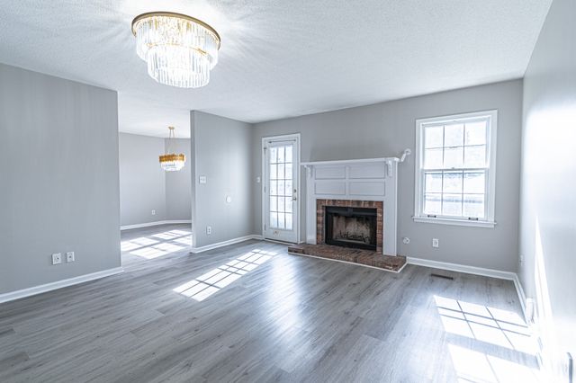 815 Iris Ln, Clarksville, TN 37042