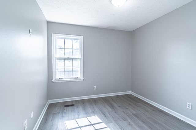 815 Iris Ln, Clarksville, TN 37042