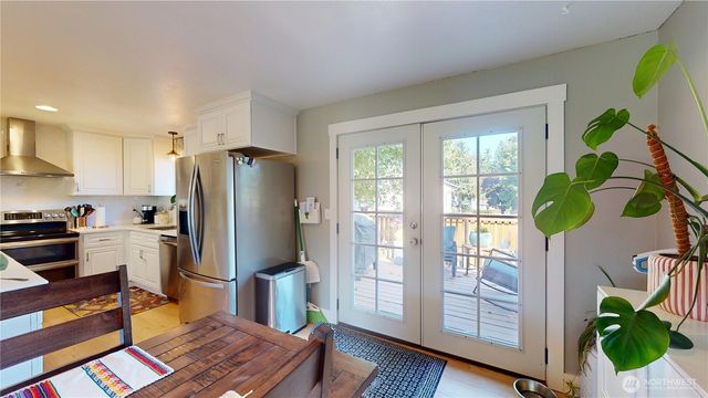 3000 NE 73rd Street, Bremerton, WA 98311