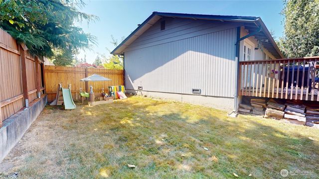 3000 NE 73rd Street, Bremerton, WA 98311