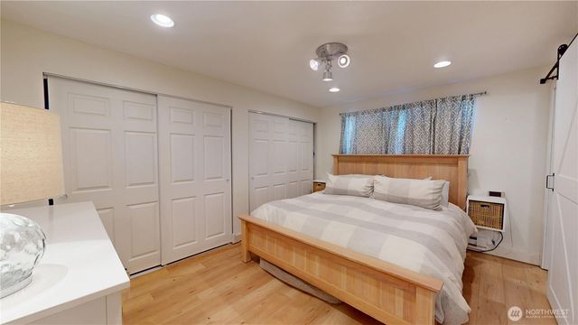 3000 NE 73rd Street, Bremerton, WA 98311