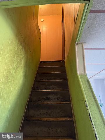 2808 N LEITHGOW ST, Philadelphia, PA 19133