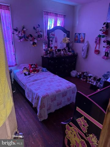 2808 N LEITHGOW ST, Philadelphia, PA 19133