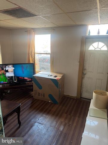 2808 N LEITHGOW ST, Philadelphia, PA 19133