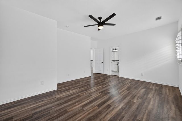 2208 Grizzly Run Lane, Euless, TX 76039