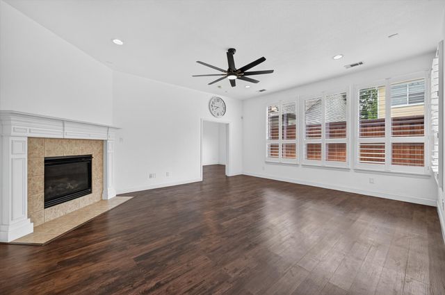 2208 Grizzly Run Lane, Euless, TX 76039