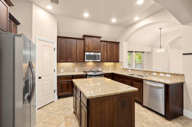 110 Logan Pass Court, Montgomery, TX 77316