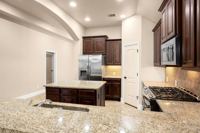 110 Logan Pass Court, Montgomery, TX 77316