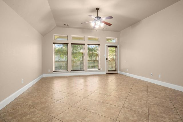 110 Logan Pass Court, Montgomery, TX 77316