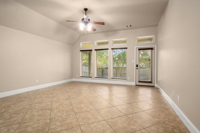 110 Logan Pass Court, Montgomery, TX 77316