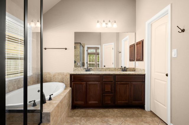 110 Logan Pass Court, Montgomery, TX 77316