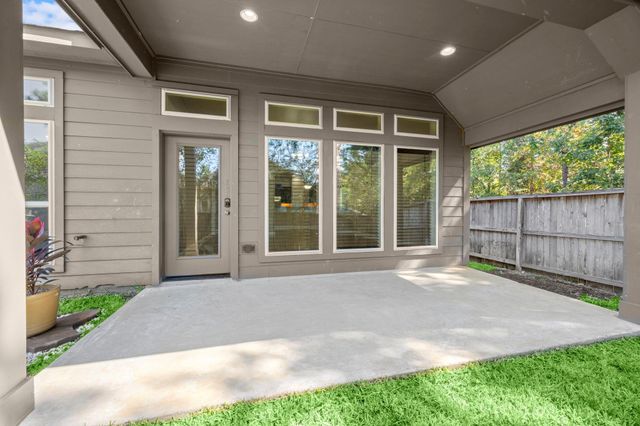 110 Logan Pass Court, Montgomery, TX 77316