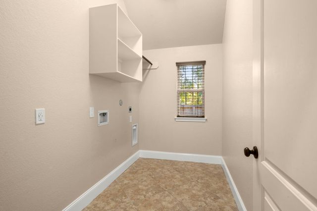 110 Logan Pass Court, Montgomery, TX 77316