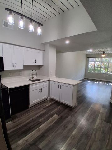 2402 W AZEELE STREET 417, Tampa, FL 33609