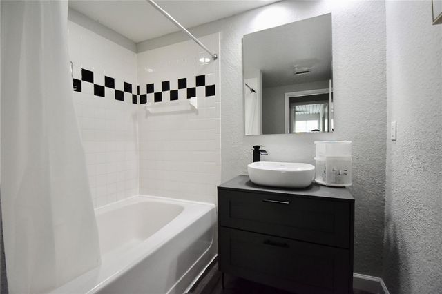 2402 W AZEELE STREET 417, Tampa, FL 33609