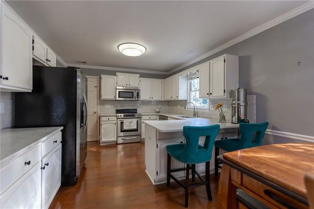 5677 Fairwood Drive NW, Acworth, GA 30101